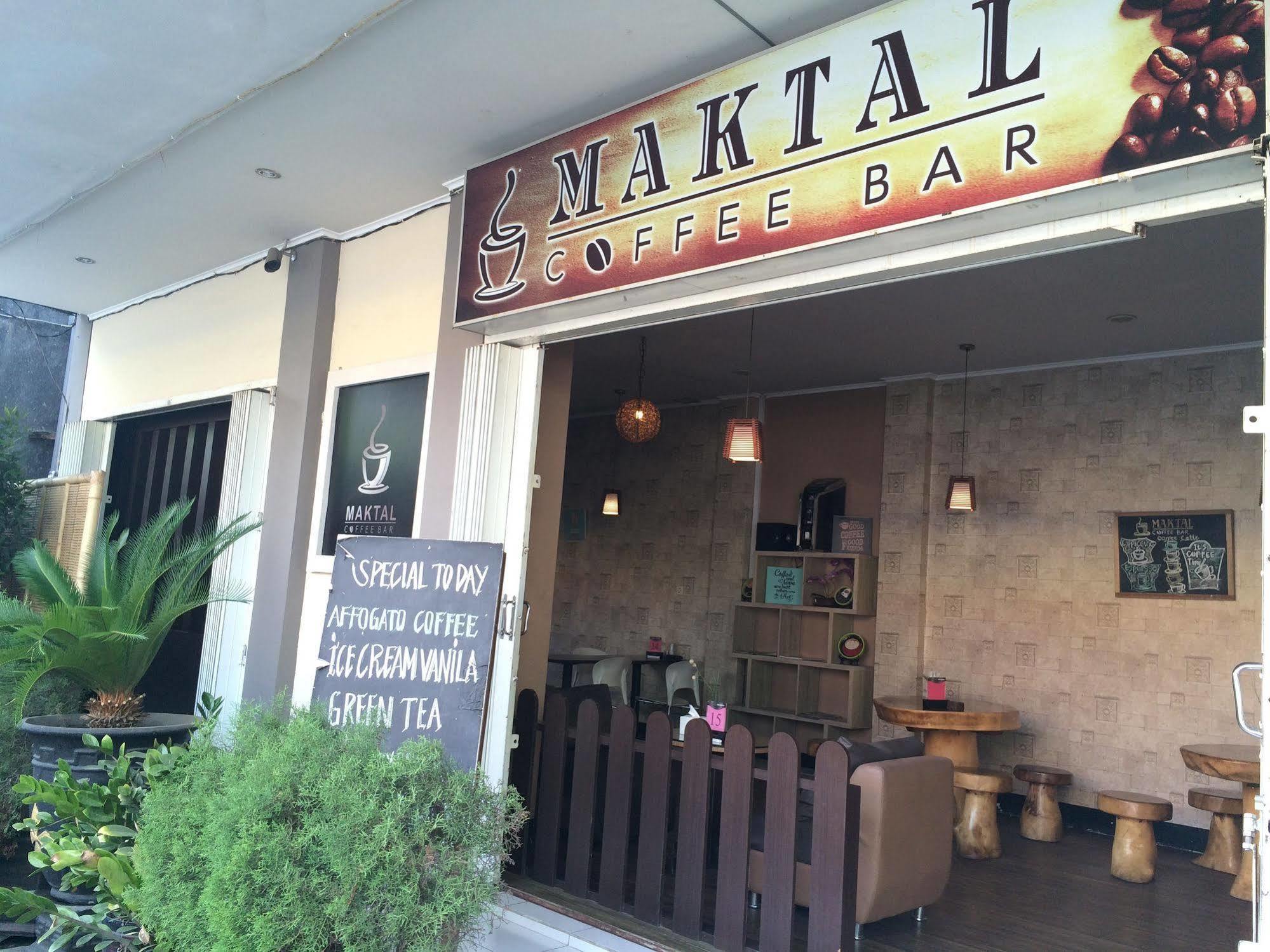 Maktal Hotel Матарам Екстер'єр фото